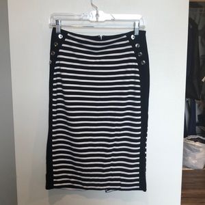 Black & white pencil skirt!